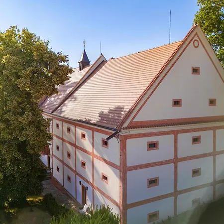 Zamek Ostrolov Maison d'hôtes Ostrolovsky Ujezd
