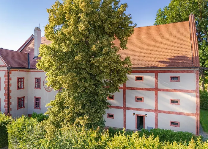 Gasthof Zamek Ostrolov *